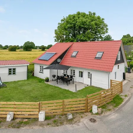 Holiday home In With Kitchen *