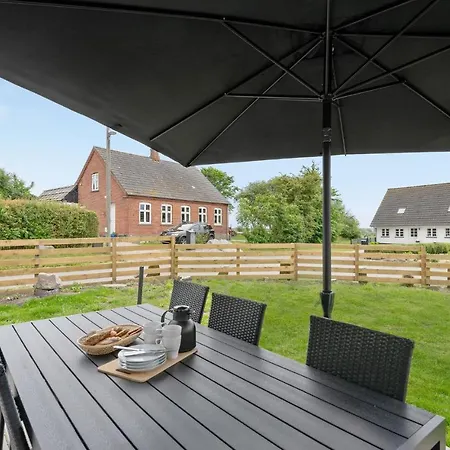 Holiday home In With Kitchen *